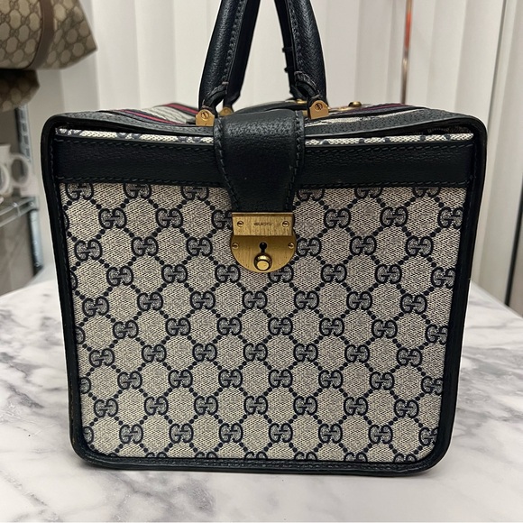 Vintage Gucci | Navy Train Case Luggage Bag - Picture 14 of 17
